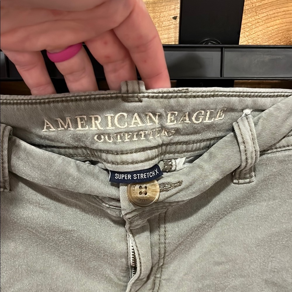 American Eagle Outfitters Olive Green Midi Shorts - Picture 2 of 8